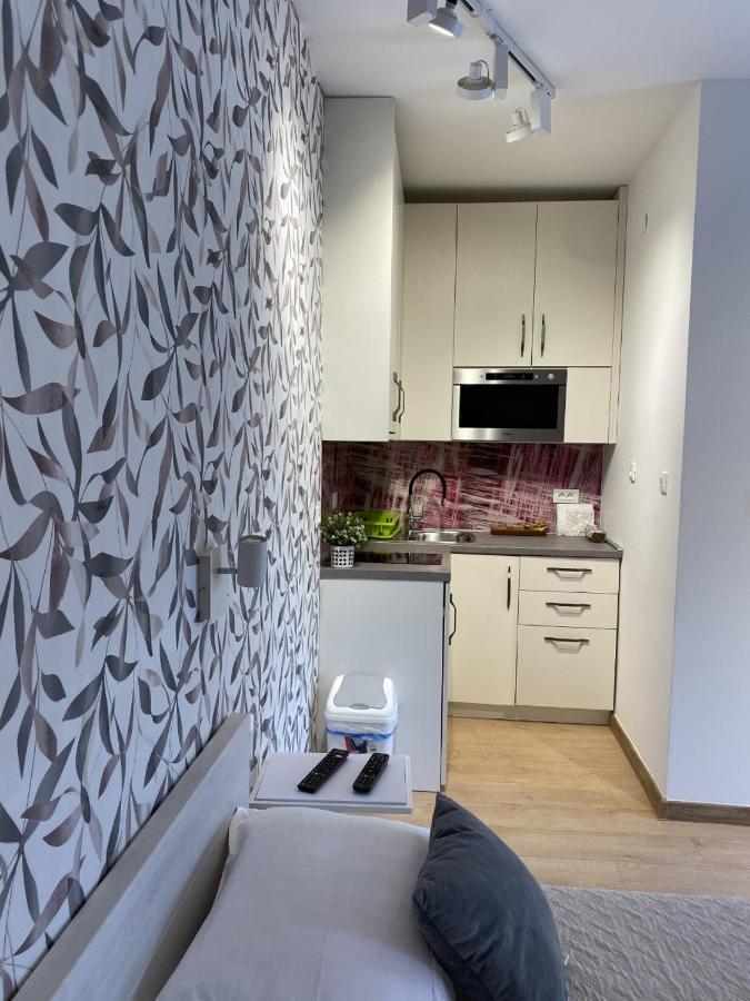 Studio Apartments With Terrace Near Sea - Angela'S Apartments Zadar Dış mekan fotoğraf