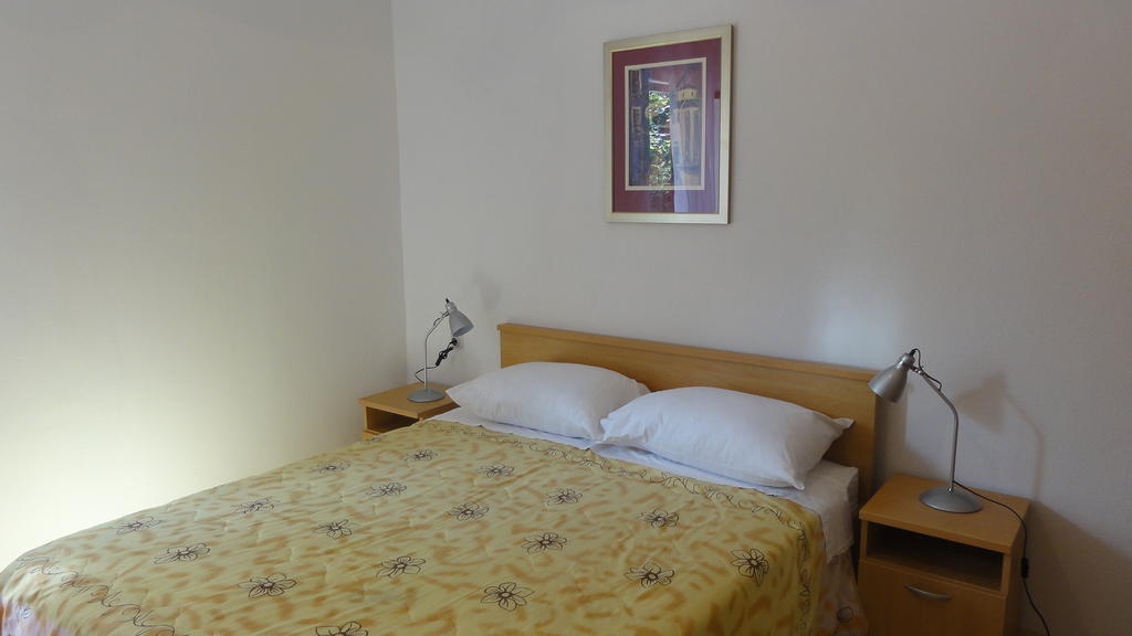 Studio Apartments With Terrace Near Sea - Angela'S Apartments Zadar Oda fotoğraf